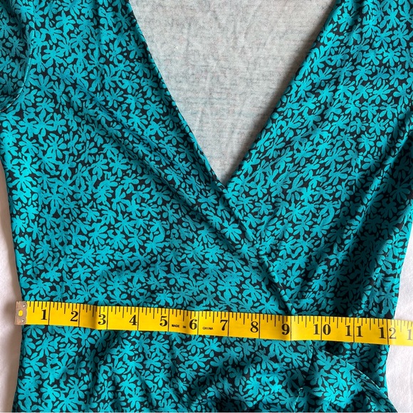 DVF Blue Floral Silk Wrap Dress Size 0 - Picture 13 of 13